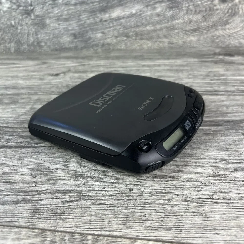 VTG Sony Discman D-141 CD Compact Player 1995 MegaBass Portable Player
